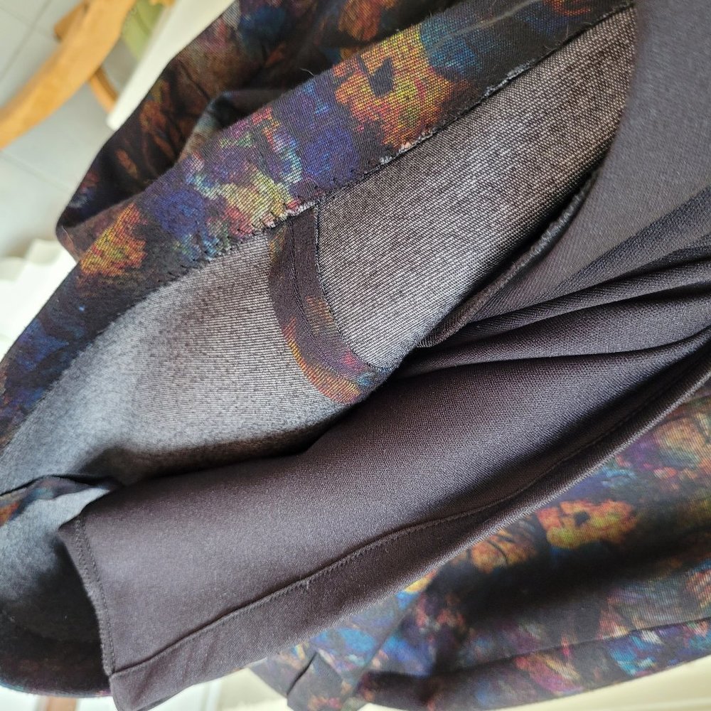 SOLD - Freda's Dark Floral Print Dress US 6 - Picture 9 of 9